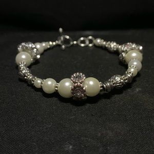 Pearl and silver beaded bracelet